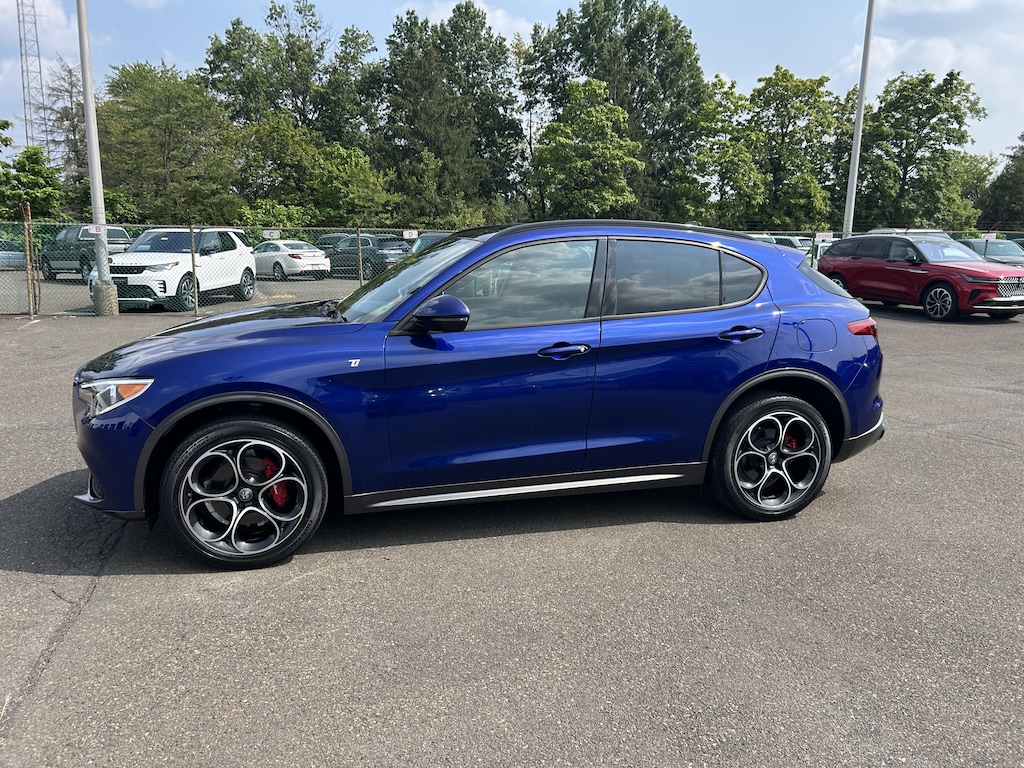 Used 2022 Alfa Romeo Stelvio 2.0L AWD w/ Premium Interior & Sound Pkg SUV