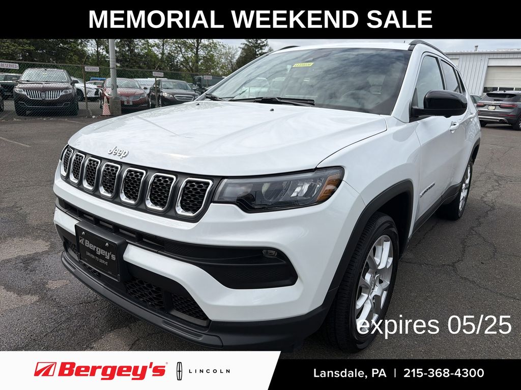 2023 Jeep Compass Latitude Lux 4X4's photo