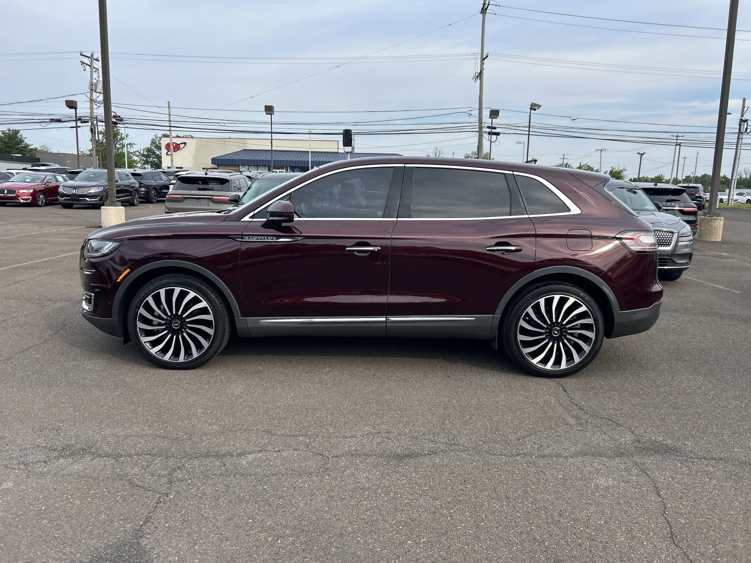 Used 2019 Lincoln Nautilus Black Label with VIN 2LMPJ9JP9KBL40499 for sale in Lansdale, PA