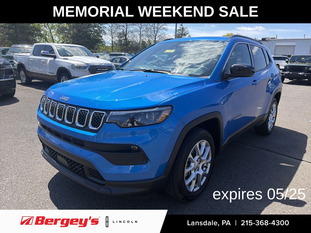 2023 Jeep Compass Latitude Lux 4X4's photo