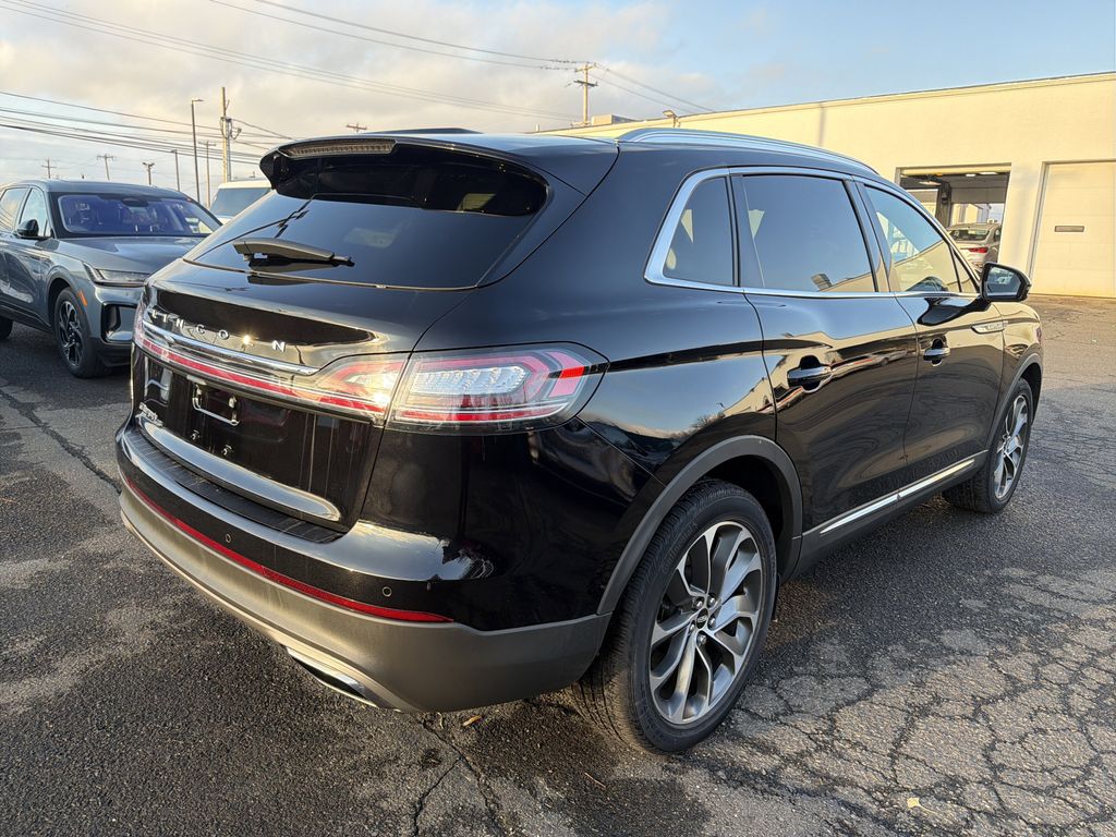 2021 Lincoln Nautilus Reserve photo 4