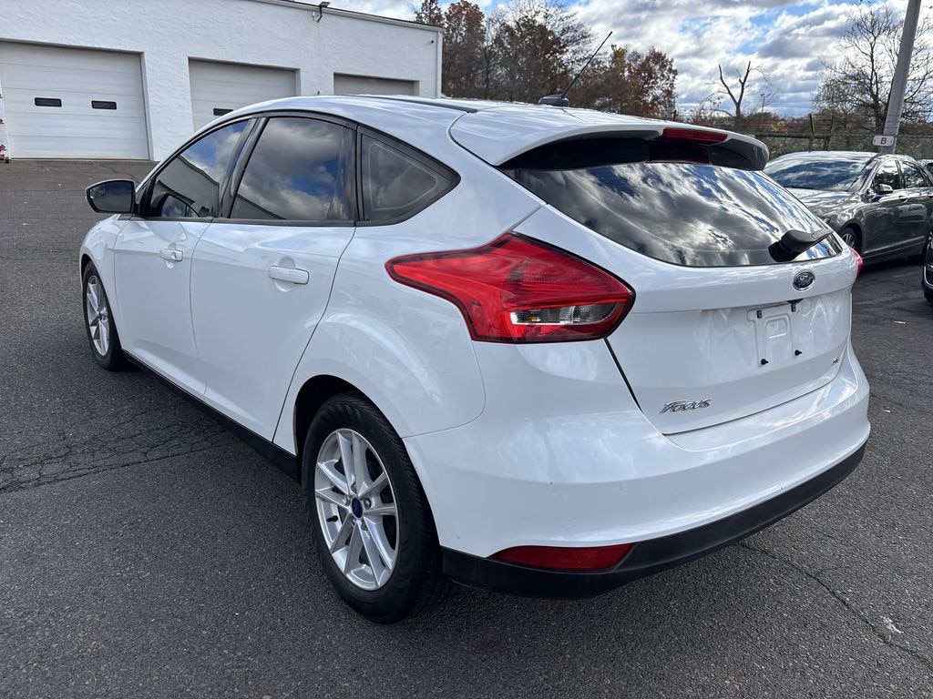 Used 2017 Ford Focus 2.0L FWD SE Hatchback w/ Rearview Camera Hatchback