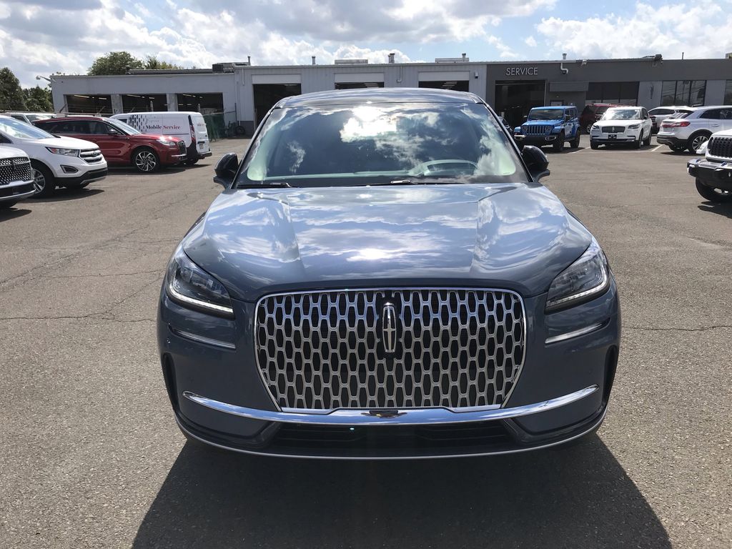 2023 Lincoln Corsair Standard photo 4