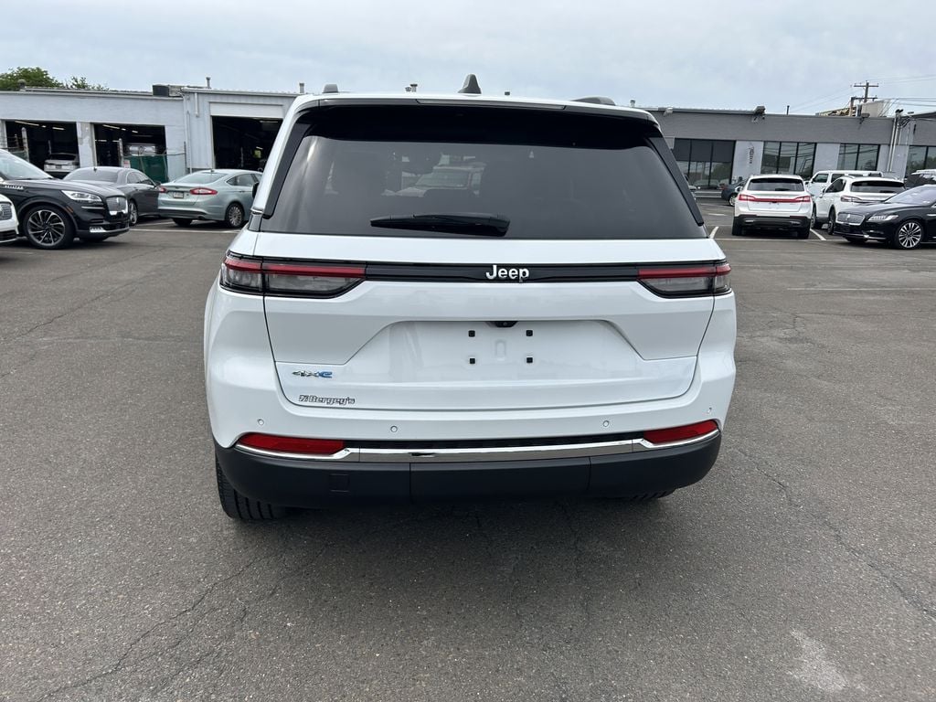 Used 2022 Jeep Grand Cherokee 4xe 2.0L 4WD w/ Panoramic Moonroof & Nav SUV