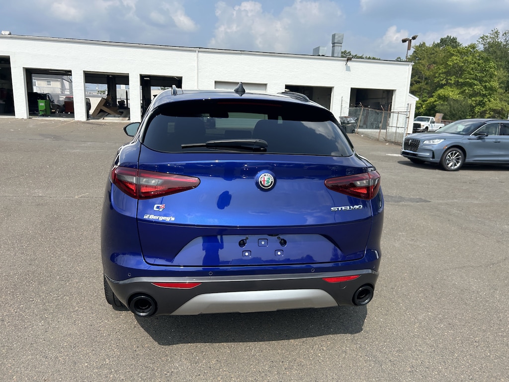 Used 2022 Alfa Romeo Stelvio 2.0L AWD w/ Premium Interior & Sound Pkg SUV