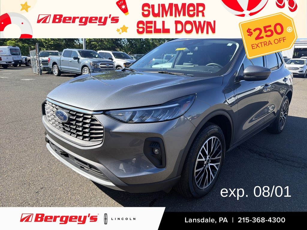 Used 2025 Ford Escape Plug-In Hybrid 2.5L FWD w/ Adaptive Cruise Control SUV
