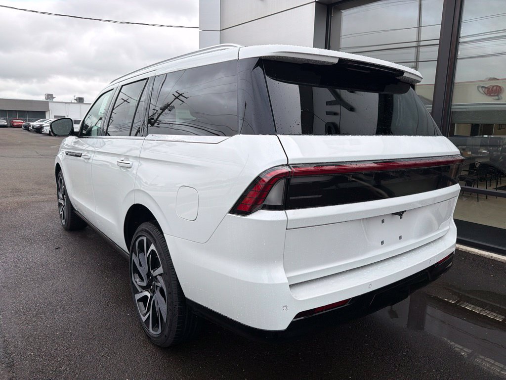 2027 Lincoln Navigator Black Label SUV | Pristine White Metallic