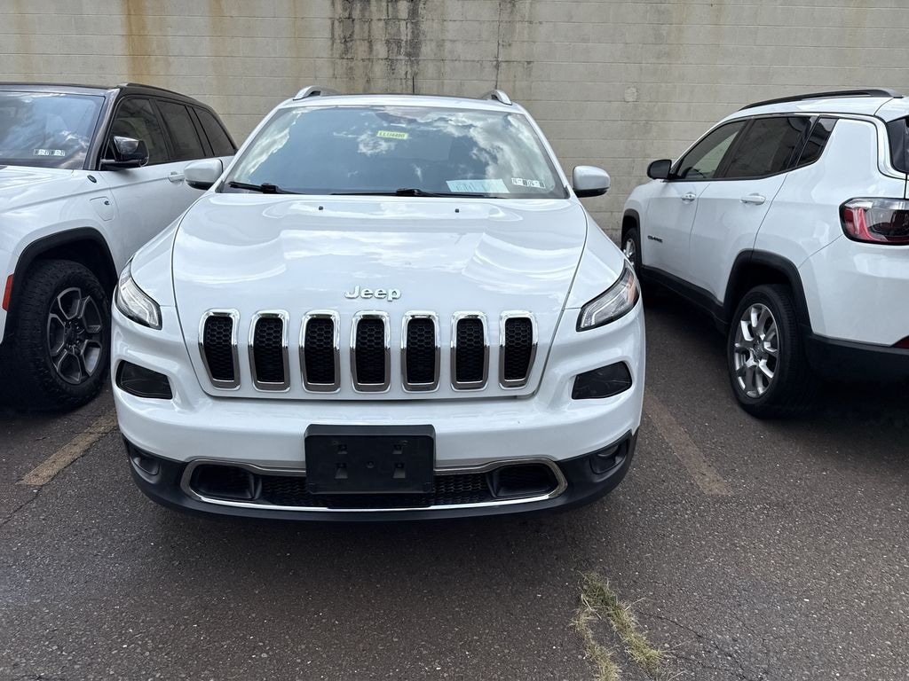 Used 2018 Jeep Cherokee 3.2L 4WD Limited w/ Panoramic Sunroof & Navigation SUV