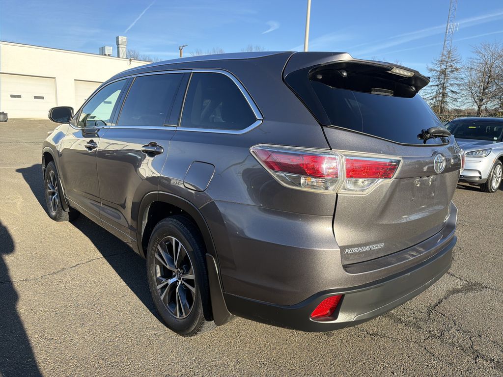 2016 Toyota Highlander XLE photo 3