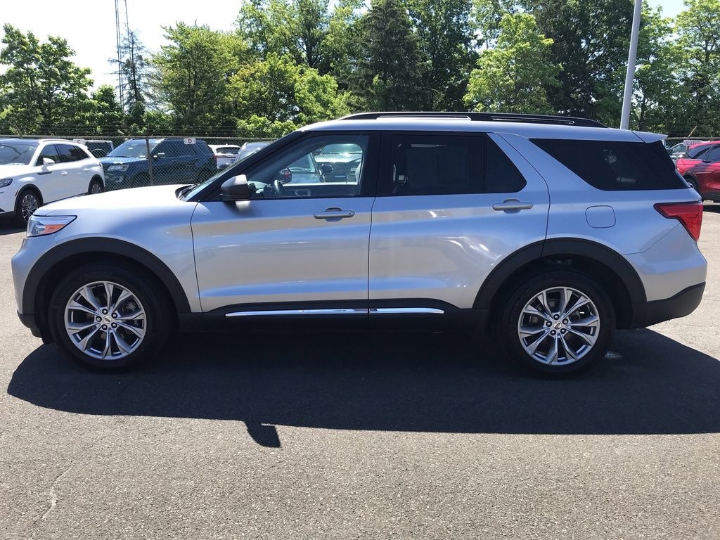 Used 2024 Ford Explorer 2.3T 4WD XLT w/ Twin Panel Moonroof & Navigation SUV