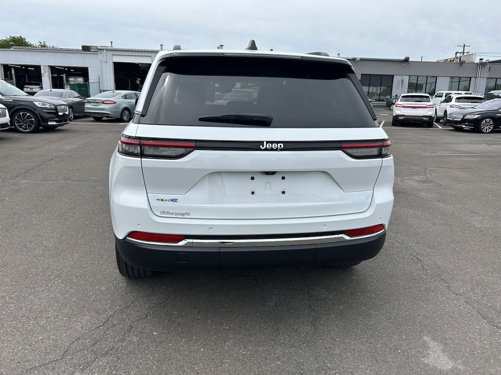Used 2022 Jeep Grand Cherokee 4xe 2.0L 4WD w/ Panoramic Moonroof & Nav SUV