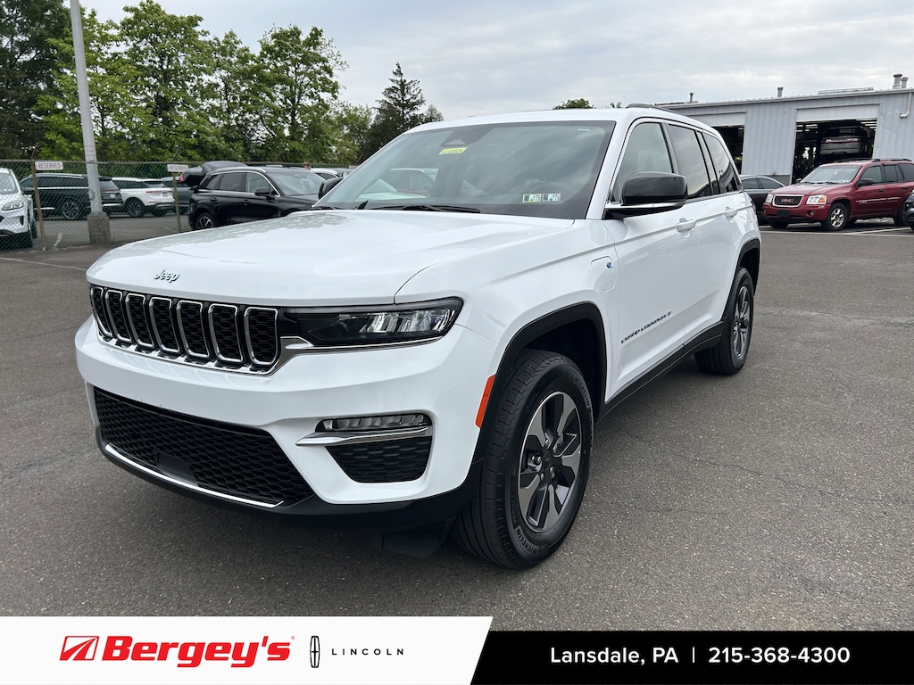 Used 2023 Jeep Grand Cherokee 4xe 2.0L 4WD w/ Dual Pane Sunroof & Navigation SUV