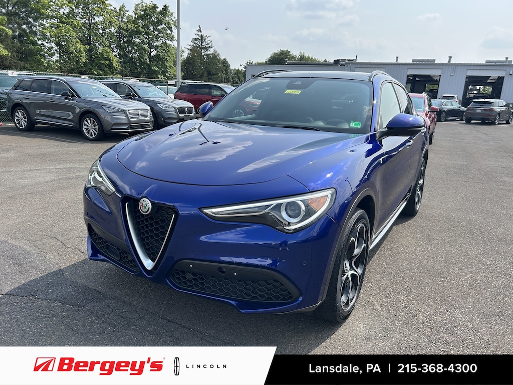 Used 2022 Alfa Romeo Stelvio 2.0L AWD w/ Premium Interior & Sound Pkg SUV