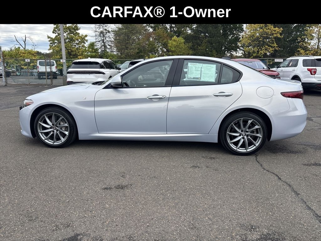 Used 2022 Alfa Romeo Giulia 2.0T TI AWD w/ Heated Seats & Heated Steering Wheel Sedan