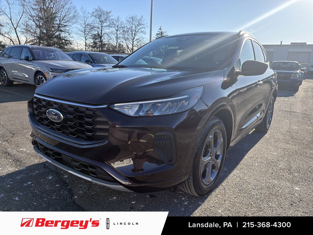 2023 Ford Escape ST-Line's photo