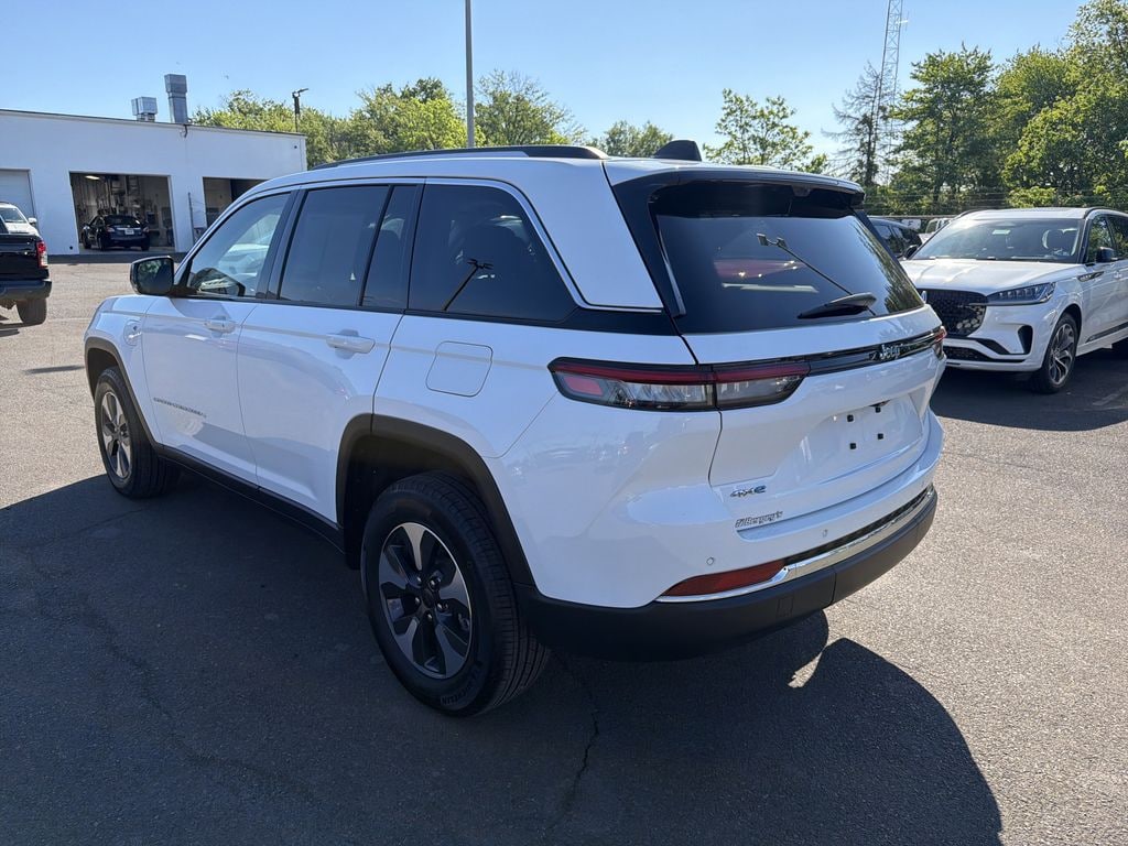 Used 2017 Jeep Grand Cherokee 3.6L 4WD Overland w/ Navigation SUV