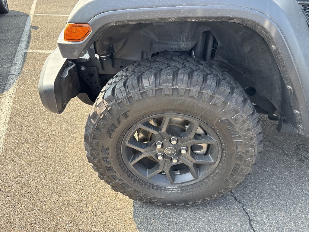 Used 2025 Jeep Wrangler Unlimited 3.6L 4WD Willys Skytop w/ Convenience & Active Safety Pkg SUV