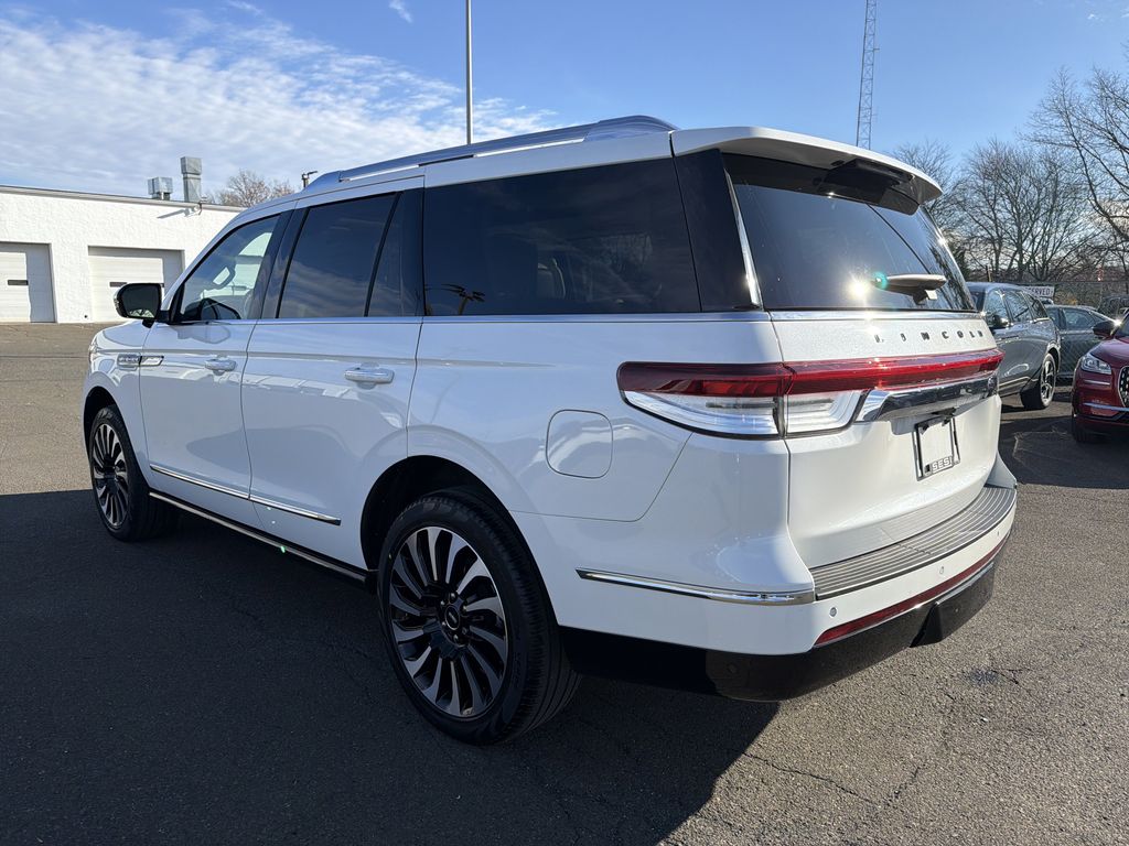2022 Lincoln Navigator Black Label photo 3