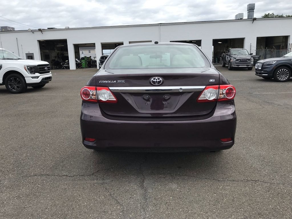 Used 2013 Toyota Corolla 1.8L FWD LE Special Edition w/ Heated Seats Sedan
