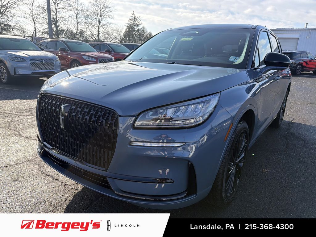 2023 Lincoln Corsair Base's photo