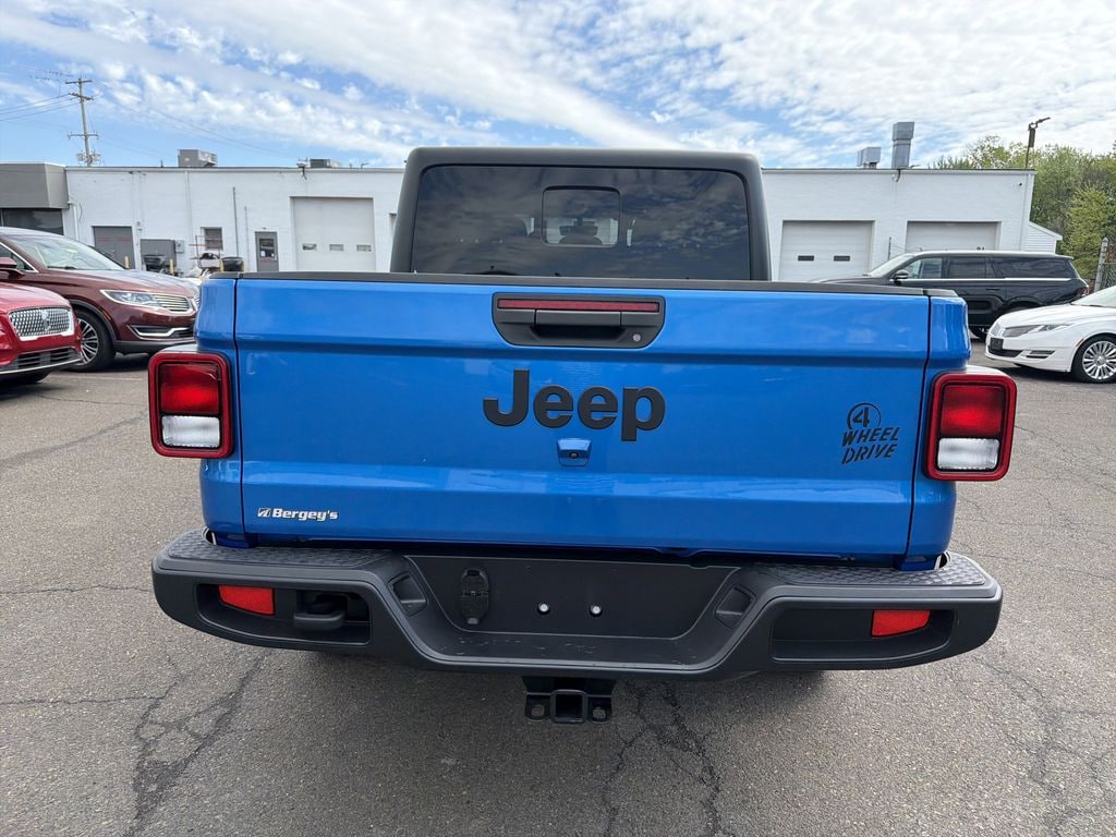 Used 2021 Jeep Gladiator 3.6L 4WD Willys Hard Top w/ Trailer Tow & Cold Weather Pkg Truck