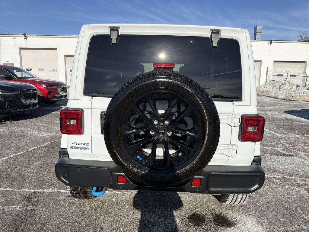 Used 2022 Jeep Wrangler 2.0L 4WD Sahara Skytop w/ Cold Weather Pkg SUV