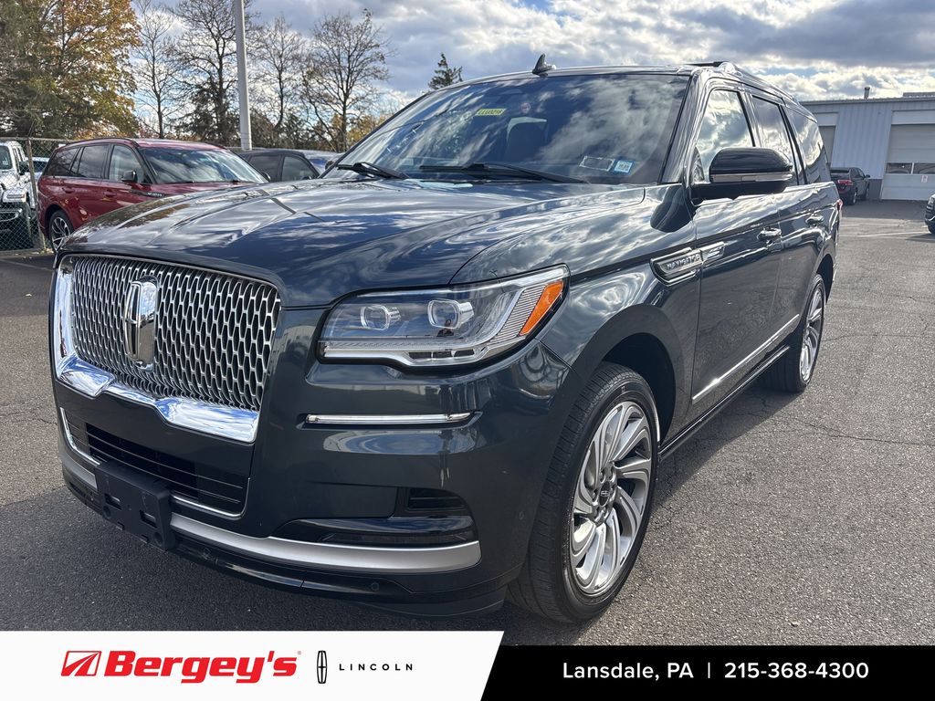 2022 Lincoln Navigator Reserve's photo