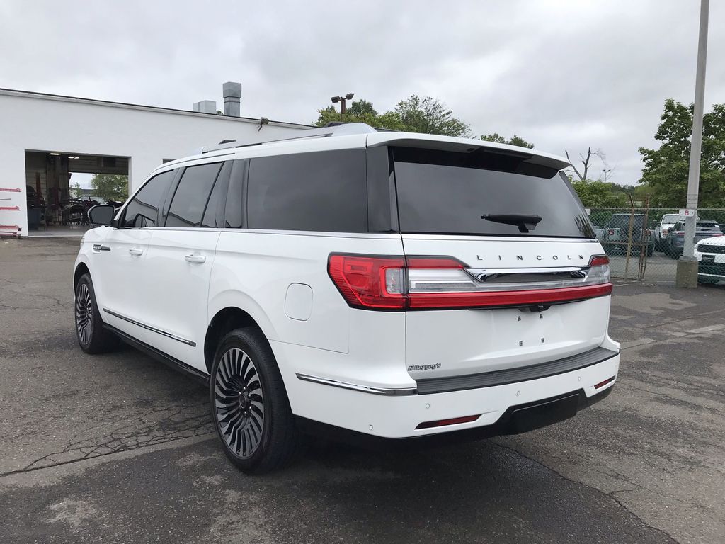 2021 Lincoln Navigator Black Label photo 3