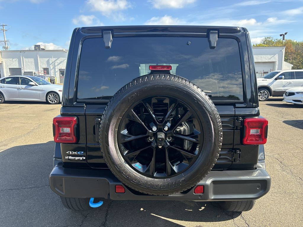 2023 Jeep Wrangler Unlimited 4xe Sahara photo 2