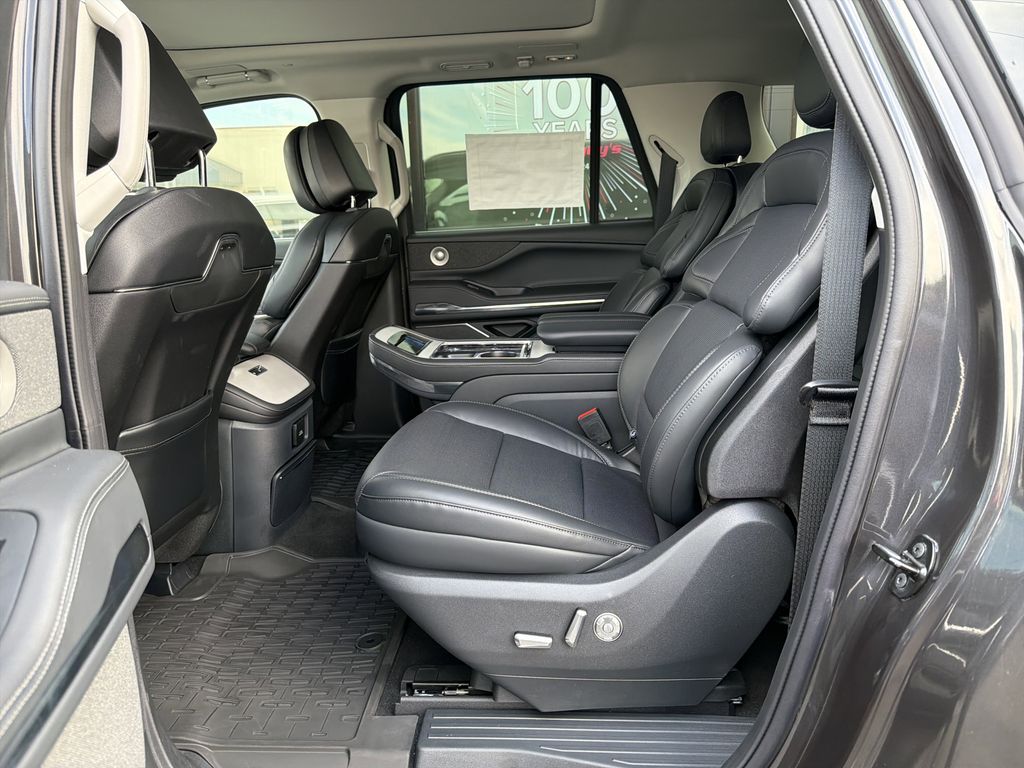 2025 Lincoln Navigator Reserve L - Photo 6