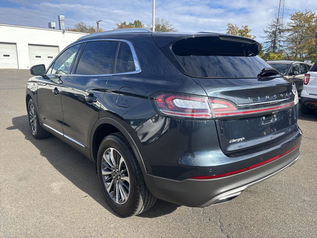 2022 Lincoln Nautilus Reserve photo 2