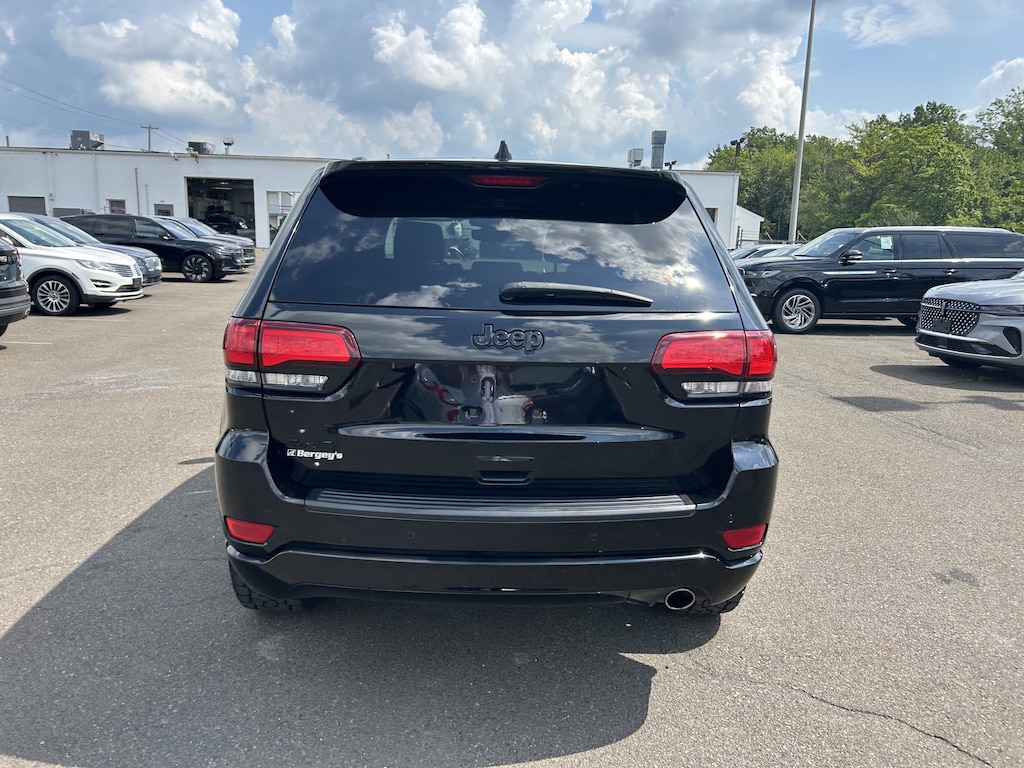Used 2020 Jeep Grand Cherokee 3.6L 4WD Altitude w/ Navigation & Heated Seats SUV