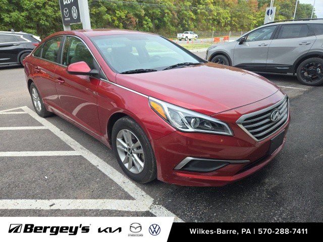 2016 Hyundai Sonata SE photo 2