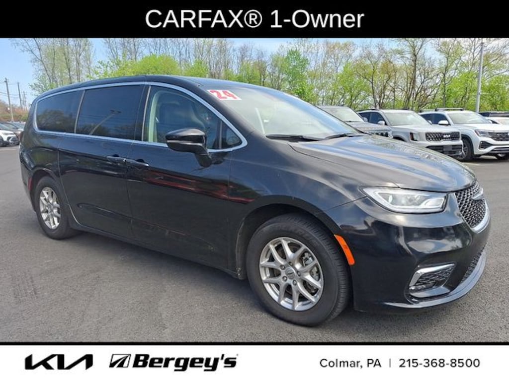 Used 2024 Chrysler Pacifica Touring L Van Passenger Van