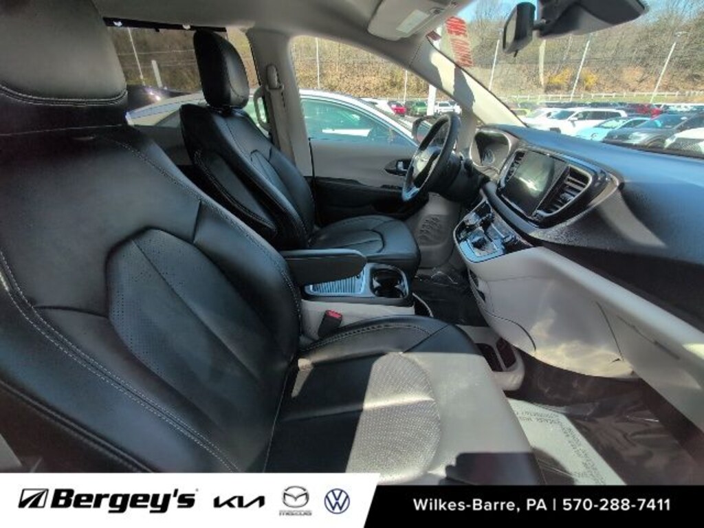 Used 2024 Chrysler Pacifica Touring L Van Passenger Van