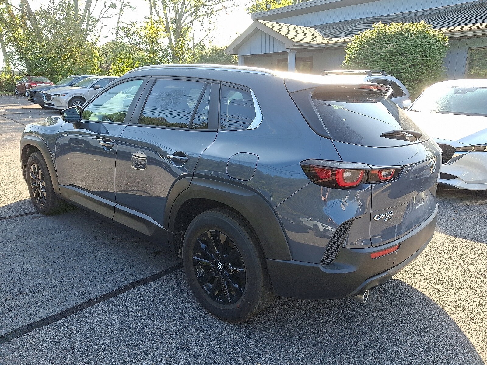 2025 Mazda CX-50 2.5 S Preferred photo 2