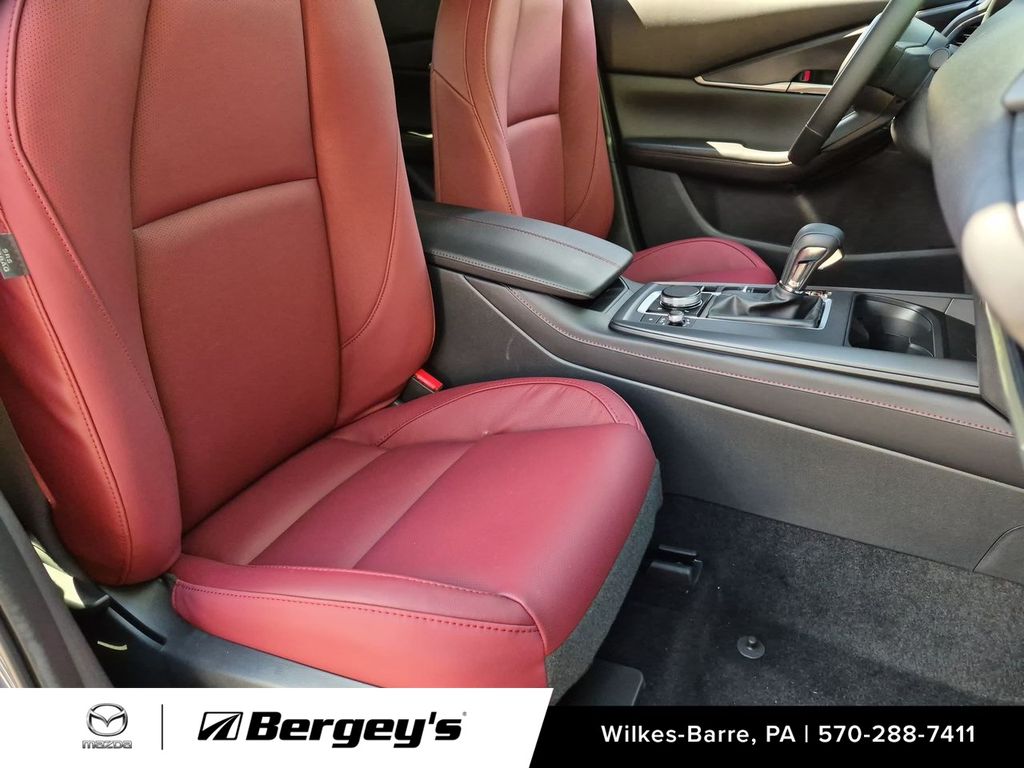 2026 Mazda CX-30 Carbon Edition - Photo 27