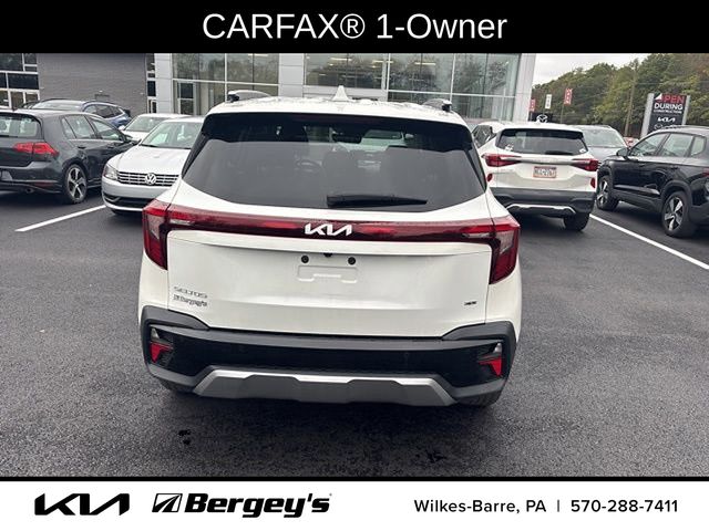 2025 Kia Seltos EX photo 3