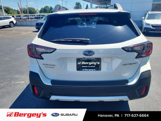 2022 Subaru Outback Limited photo 2