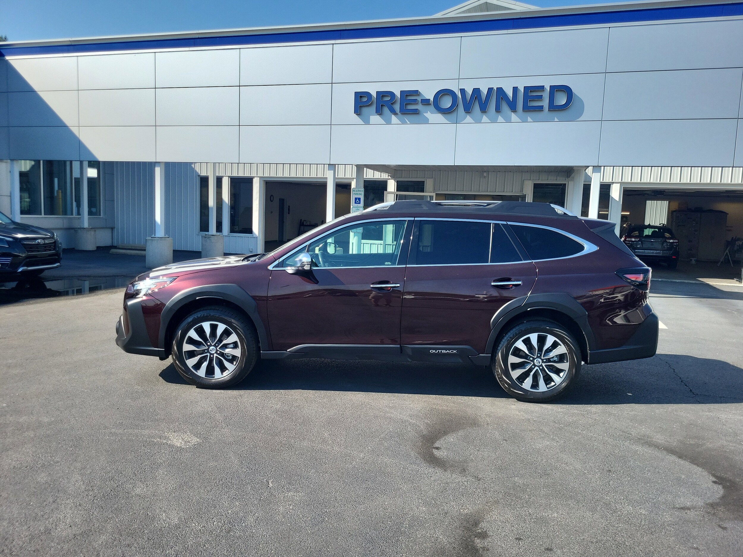 2024 Subaru Outback Touring photo 2