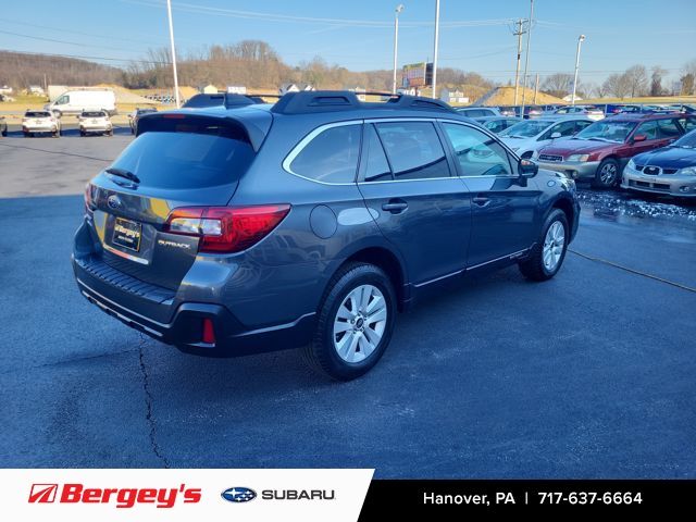 2019 Subaru Outback 2.5i Premium photo 3
