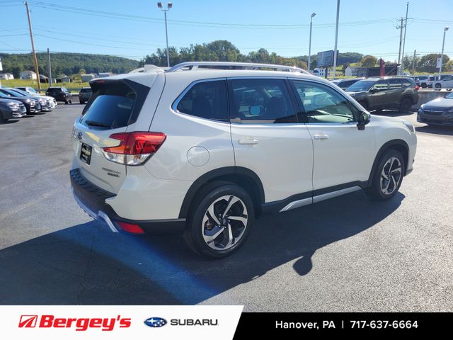 2022 Subaru Forester Touring photo 4