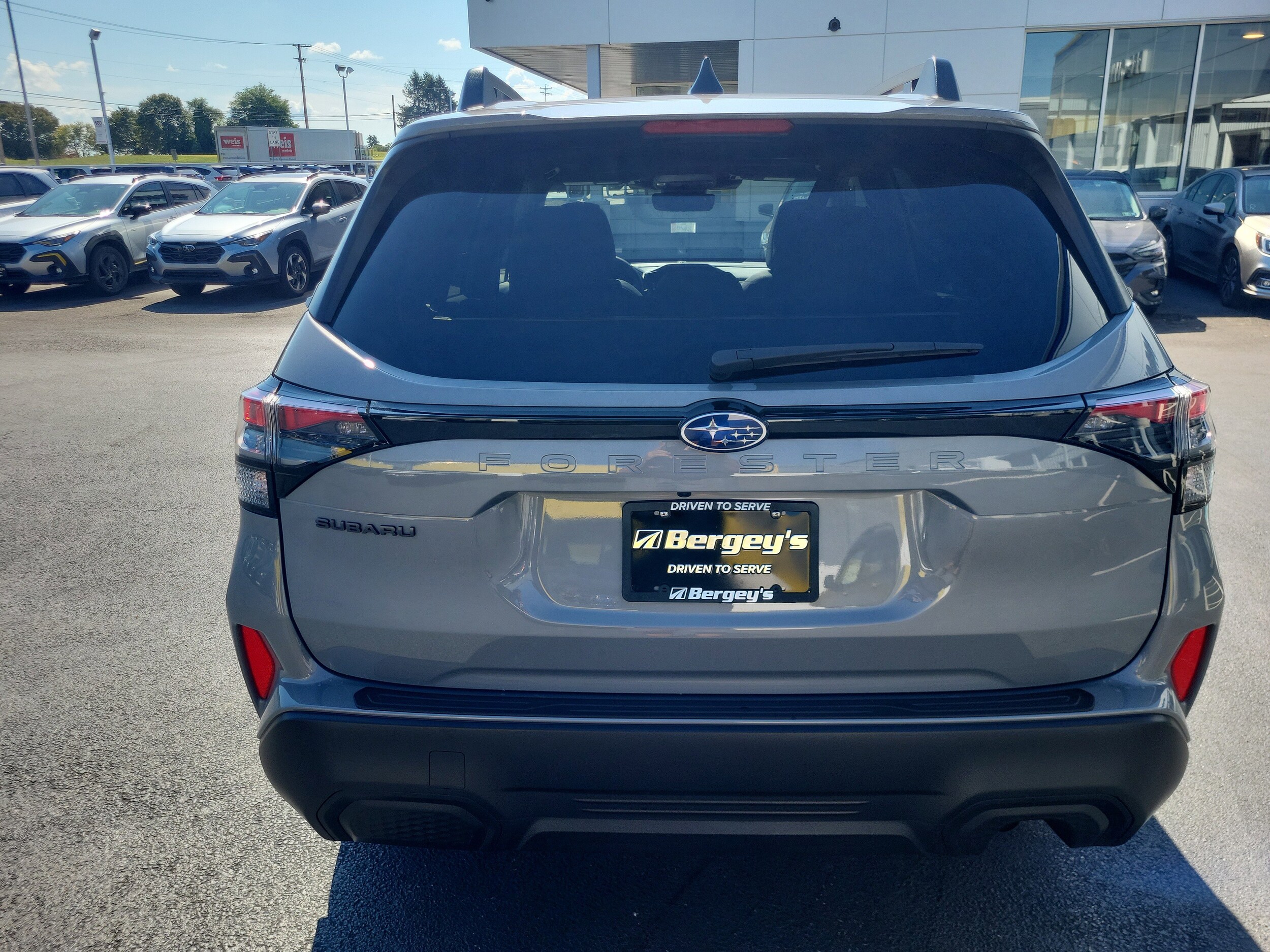 2025 Subaru Forester Premium photo 3