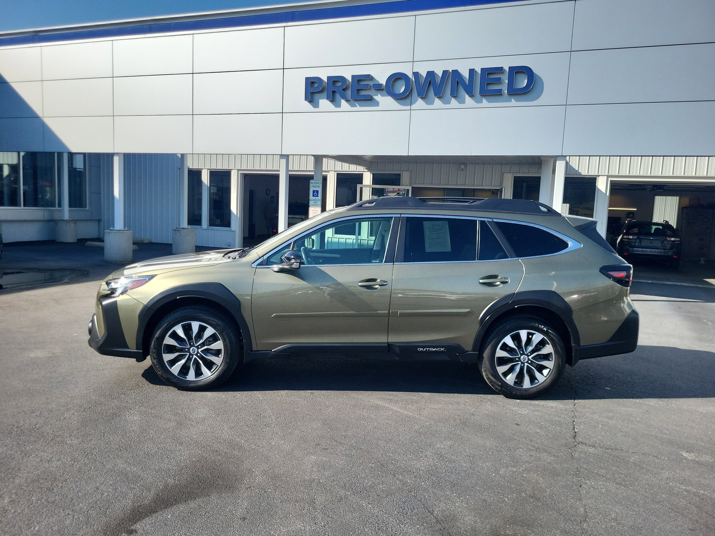2023 Subaru Outback Limited XT photo 2