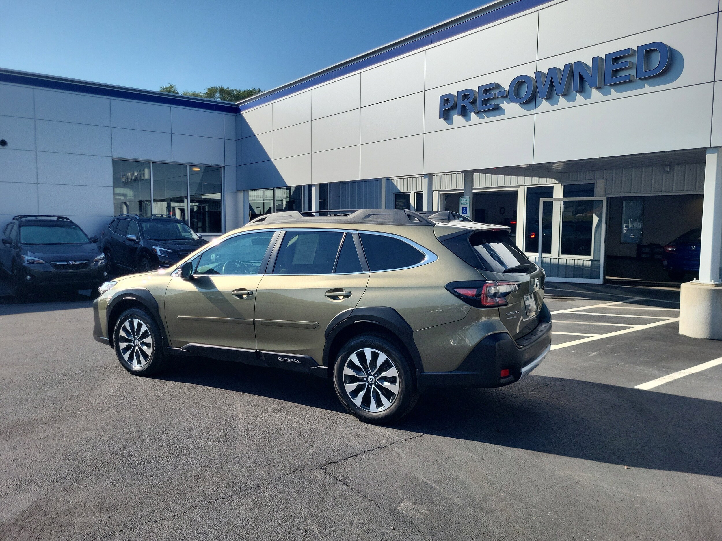 2023 Subaru Outback Limited XT photo 3
