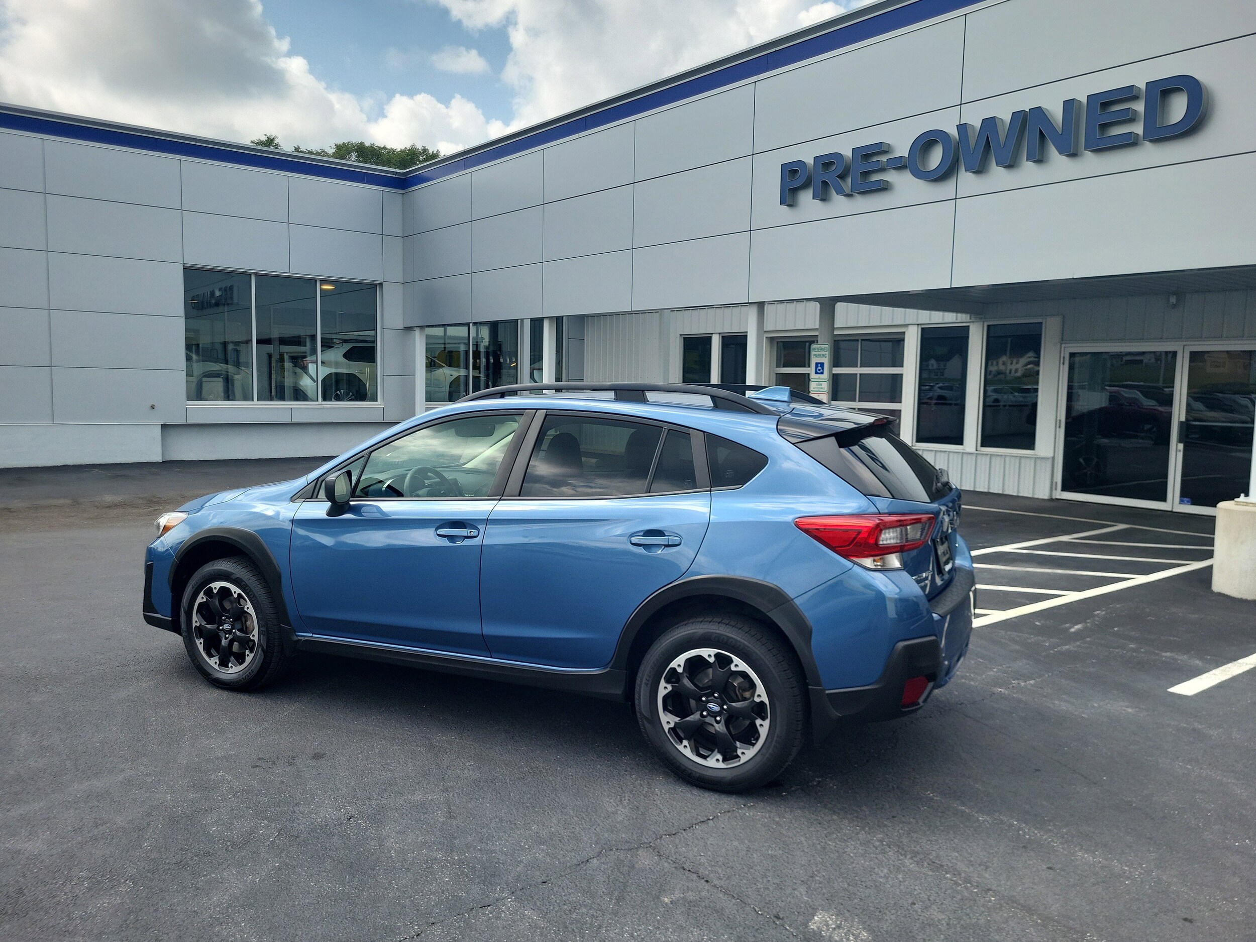 2022 Subaru Crosstrek Premium photo 2