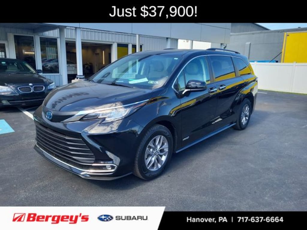 Used 2021 Toyota Sienna XLE Minivan/Van