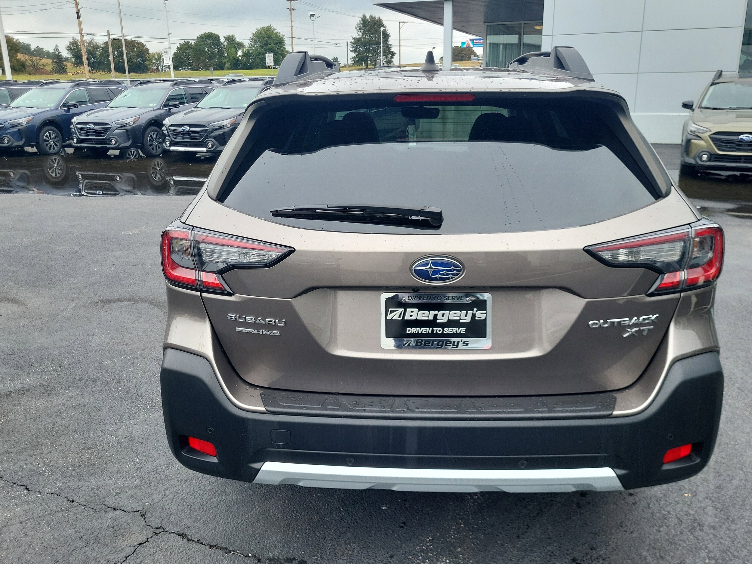 2023 Subaru Outback Limited XT photo 2