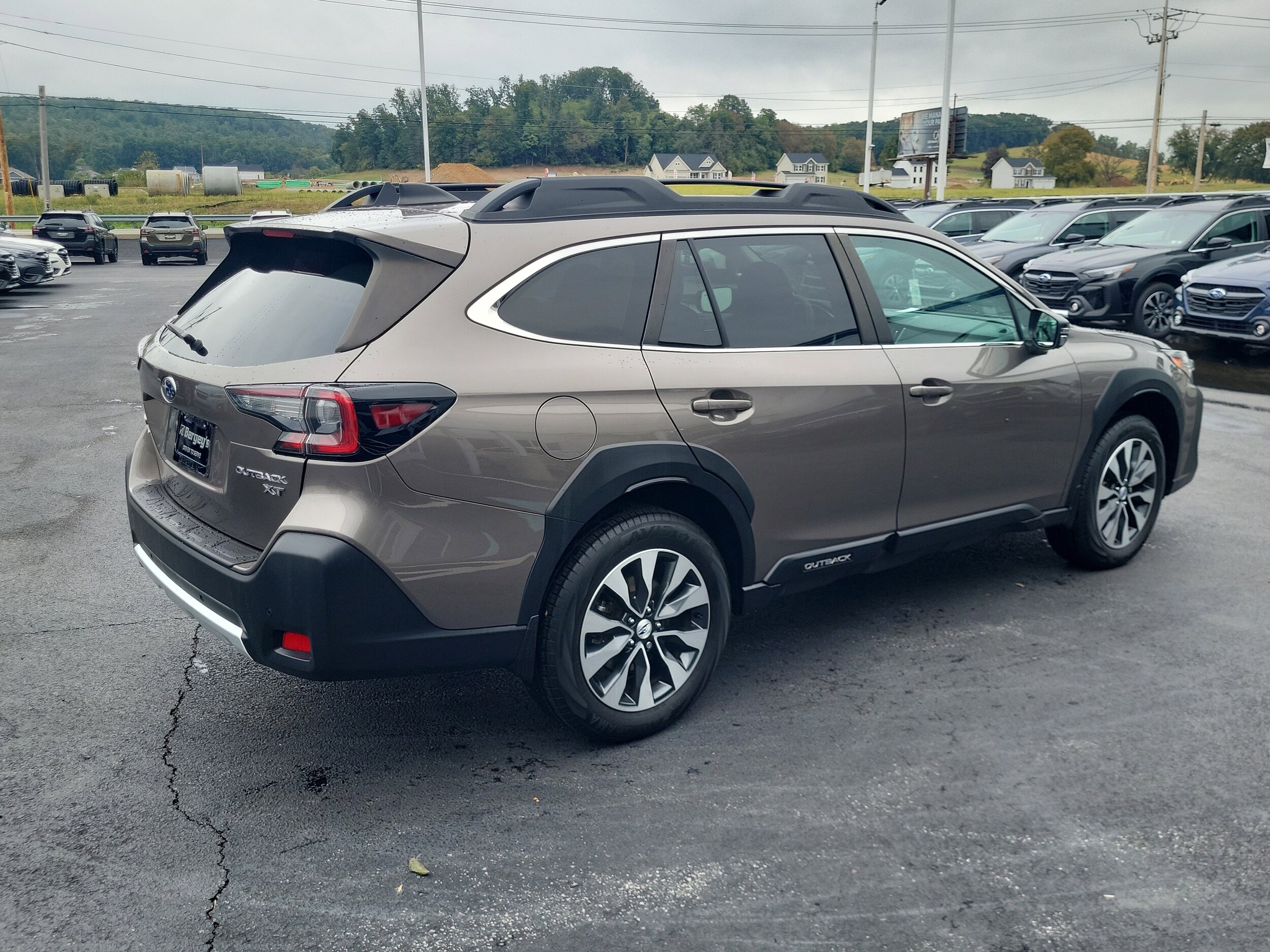 2023 Subaru Outback Limited XT photo 2