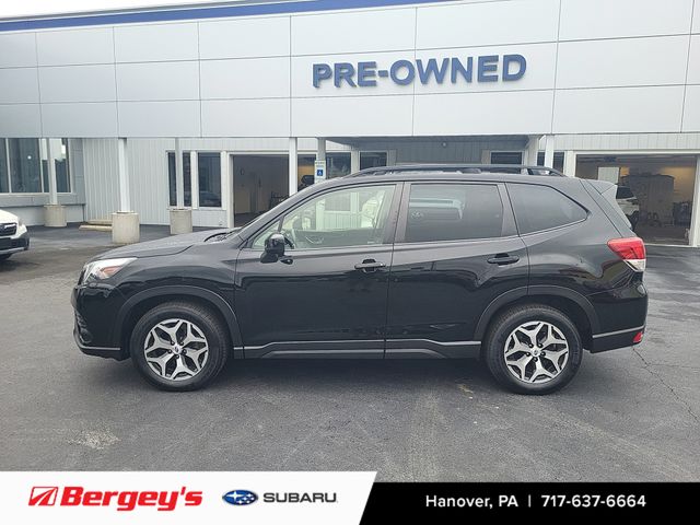 2022 Subaru Forester Premium photo 2